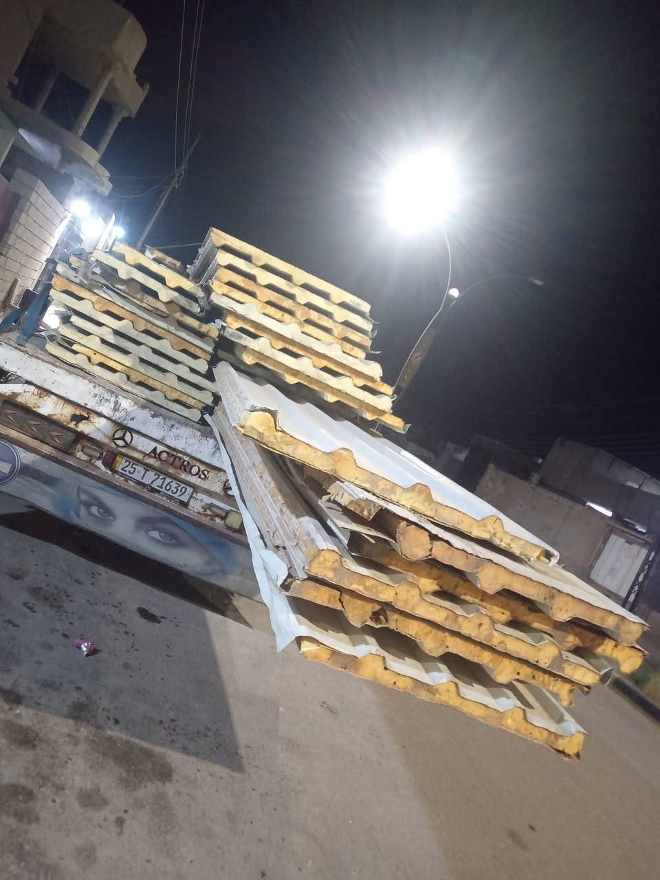 صندوياجات نظيفات للبيع شلع انواع قياسات القياس تبده من 5 امتار فما فوق لحد 15 متر للاستفسار اتصل ع رقم ***********
