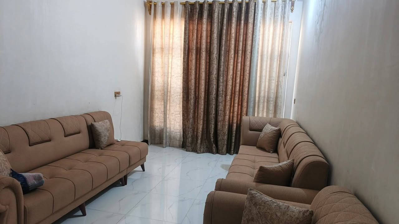 دار للبيع ١٠٠ م ٤×٢٥
طابو ملك صرف 
سكينة للاستفسار ***********
