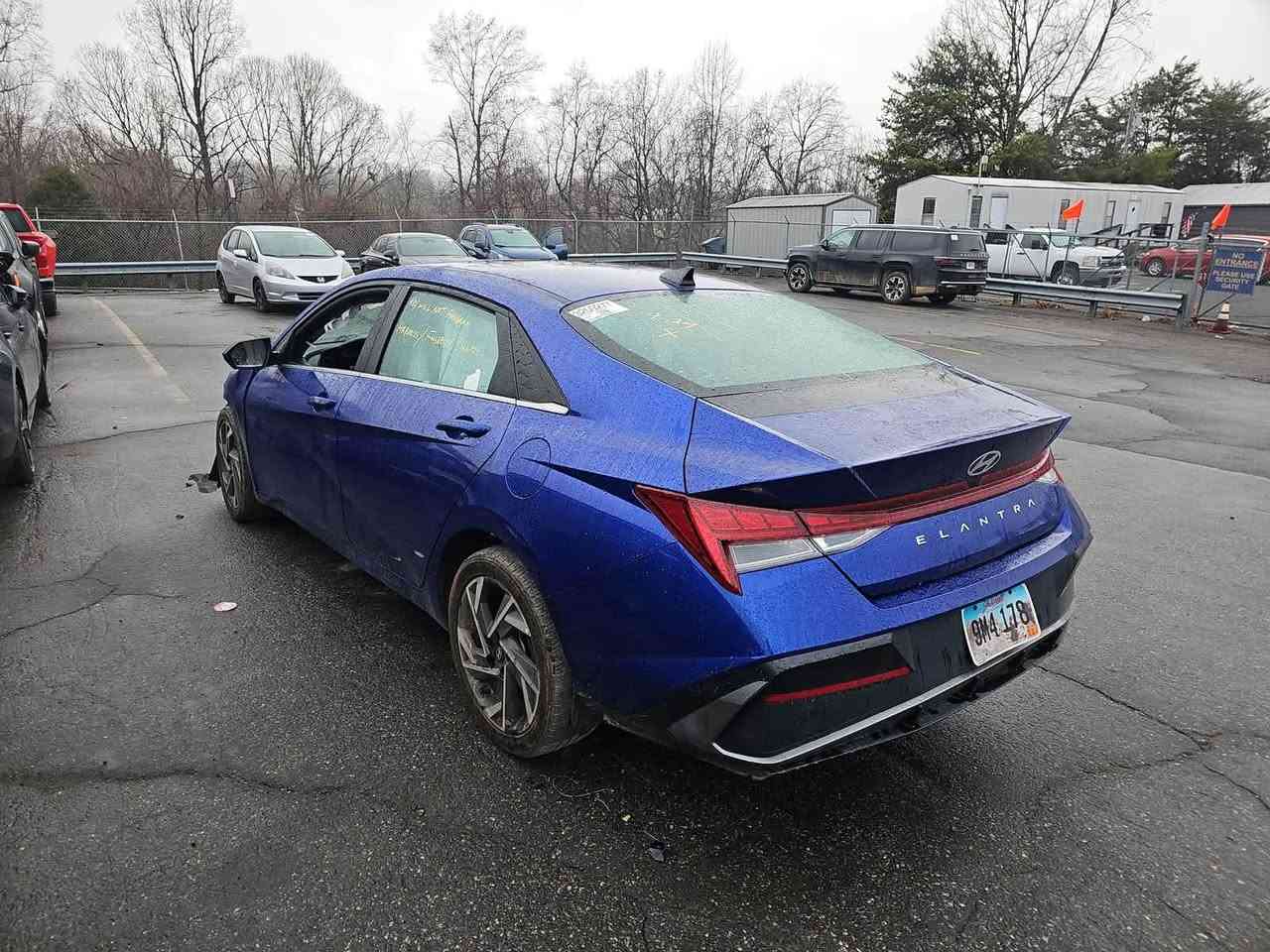 النترا بانزين 2025 فول فتحة وبصمة  ب97$ ✅
السعر 97$ 🔥 ورقة فقط مكمركة حرة ✅ سعر بلاش ‼️

فول فحتة وبصمة حادث كما موضح بالصور .. 
السيارة حالياً بالكراج بالغزالية مدفوع كمرك وكلشي ✅

فتحة
بصمة 
محرك 2000 دوش 
نقطة عمياء 
كشنات تدفئة 
ابواب بصمة 
تشغيل عن بعد 
رادار امامي وجانبي 
ويل كب 

سعر 97$ 🔥 97$ ‼️ مكمرك حرة  ✅ سعر بلاش ‼️

للاستفسار مكاني الاعظمية اتصل ***********
