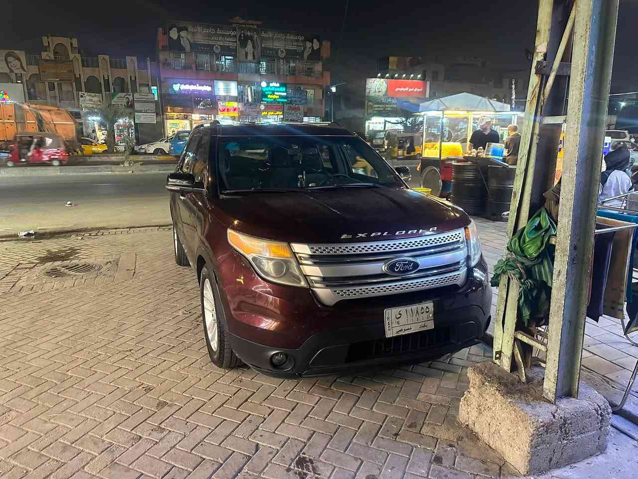 السلام عليكم للبيع فورد اكسبلور موديل ١٢ رقم بغداد بسمي محرك ٦ سلندر ٧ راكب ماشيه 136 الف حادث جانبي ايرباكات تكم شواصي لغود كلها مكفوله صور الحادث موجود بل منشور مواصفات شاشه جبيره شاشه اعطال بل عربي تحكم ستيرن جهتين تحكم بالمري + اشاير بل مري رقم سري بالباب تشغيل عن بعد كشن كهرباء ٣ قطع تبريد مكان بغداد مدينة الصدر 
السعر 120 
***********
