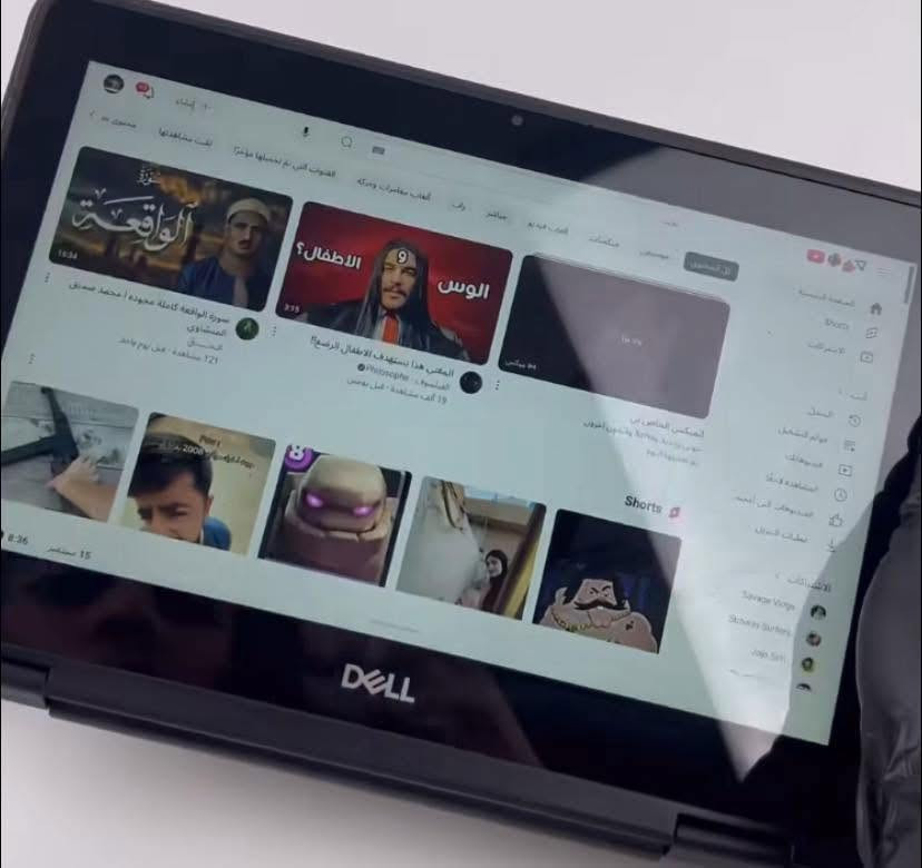 لابتوب Dell الامريكيه مستعمل قليل نظافه 100%
سوبر سلم ممكن طيه قلاب 360 درجة ليصبح ايباد خفيف جدا وسهل الحمل 
مفيد لبرامج الدراسة والتواصل الاجتماعي  وجميع الالعاب نظام اندرويد ( برنامج كروم )
ذاكرة 32 عشوائية 4
شاشة لمس ويدعم القلم 
منافذ عديدة منفذين usb ومنفذ الهتفون ومنفذ رام تطوير الذاكرة شحن تايب سي كاميرا امامي واضحة جدا كيبورد عربي انكليزي 
مع جميع الملحقات ماوس كيبل شحن 
بغداد الصليخ
***********
