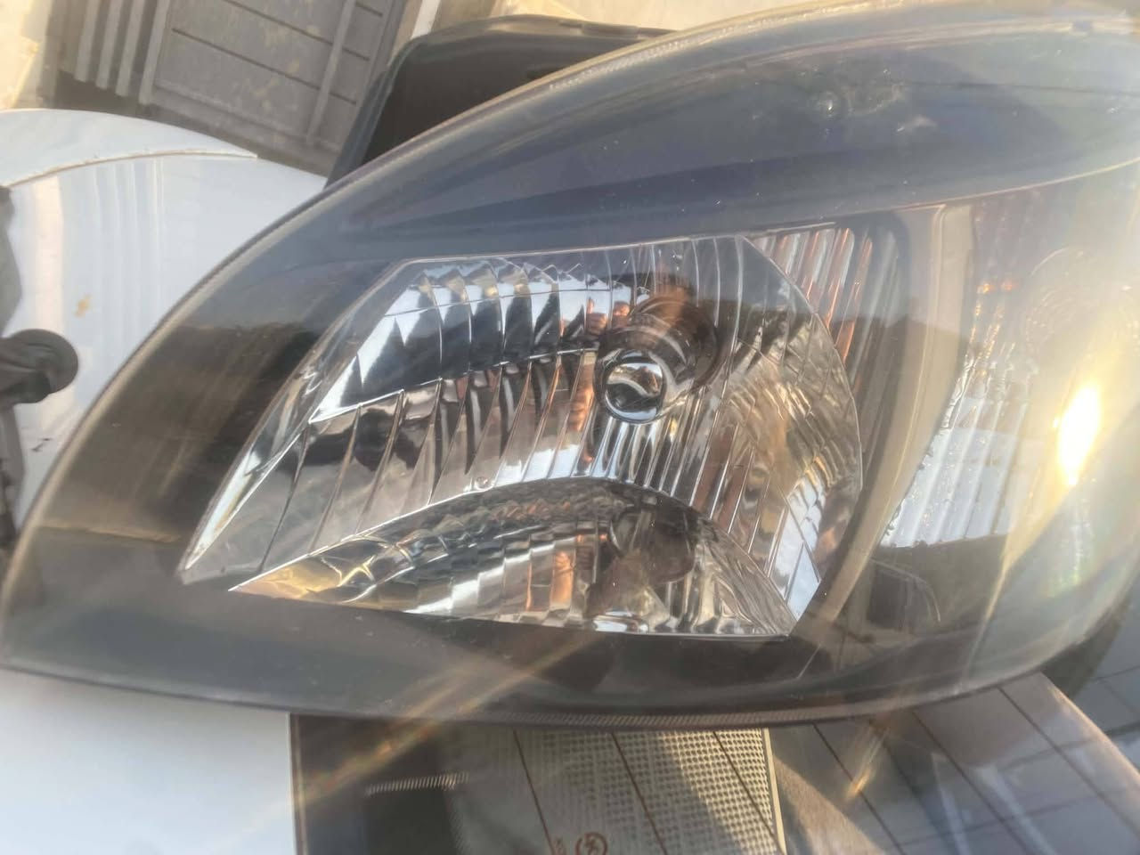 سلام عليكم لايتات كيا ريو للبيع نضافه 100/80رقم للتواصل
***********
