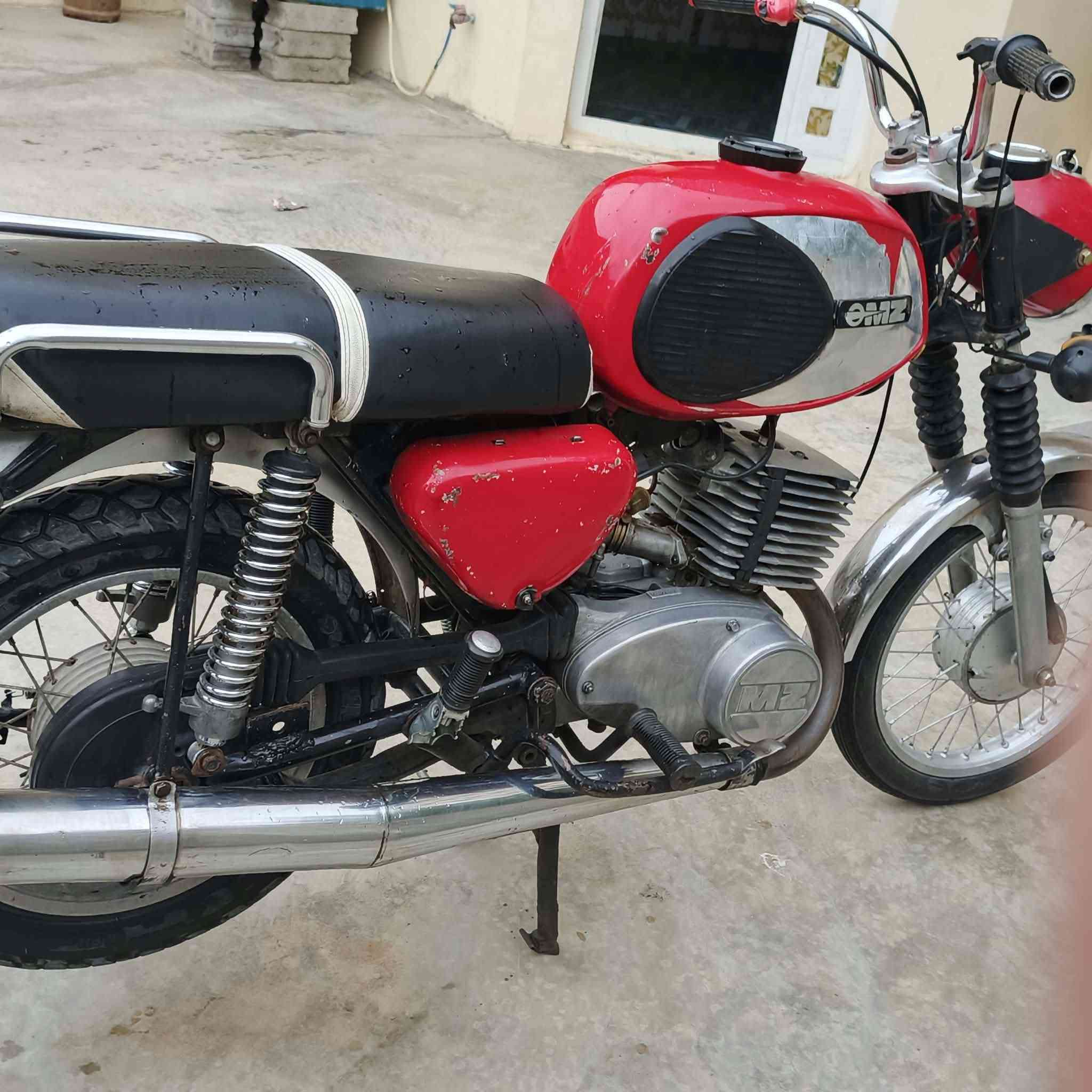 سلام عليكم شباب من رخصت مدير الكروب المحترم متاح دراجه MZ1981بدون دراجه شلعه فول  محرك كير كله نضيف السعر 700وبيه مجال للشراي المكان ديالى بلدروز غير متواجد عل تواصل الاجتماعي رقمي ***********
