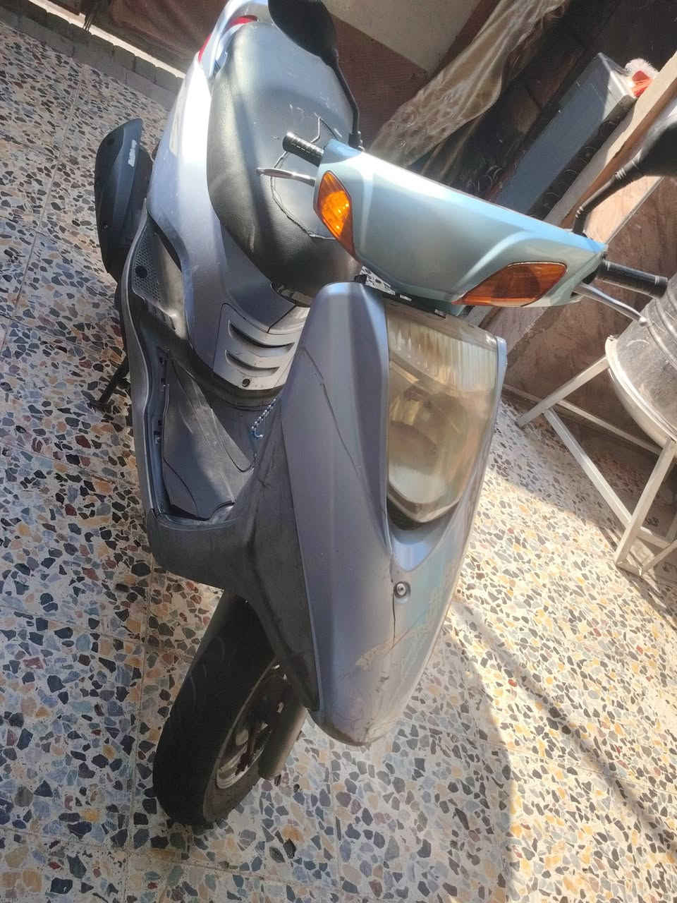 سلام عليكم دراجه بريز كابريتر البيع كلها بلادي برغي واحد ما مفتوح بيها مكينه  خرسه شلعه ومعدل طياره.  الشراري  راسني واني خادم اله المكان بغداد حي الكوفه  *********** رقم مبايل  السعر 700  وبيها مجال  بصيط

