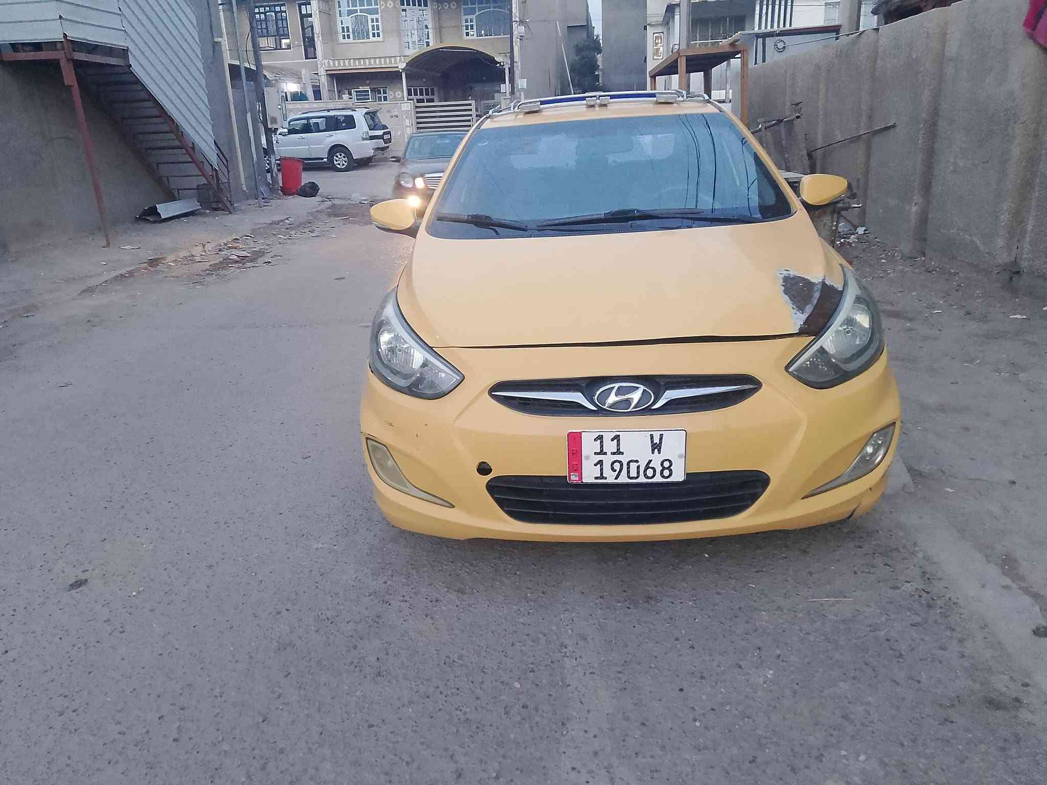 سلام وعليكم اكسنت امريكي 2013 حادثها دوسه السايق مكينه 1600و كير مكفولات تبريد تخم تاير باتري جديد دوشمه ارضيه وكشنات هيئه غرمات هزه  مصفره السياره بسمي تحويل مباشر مكاني بغداد الدوره *********** 
72 بيها مجال
