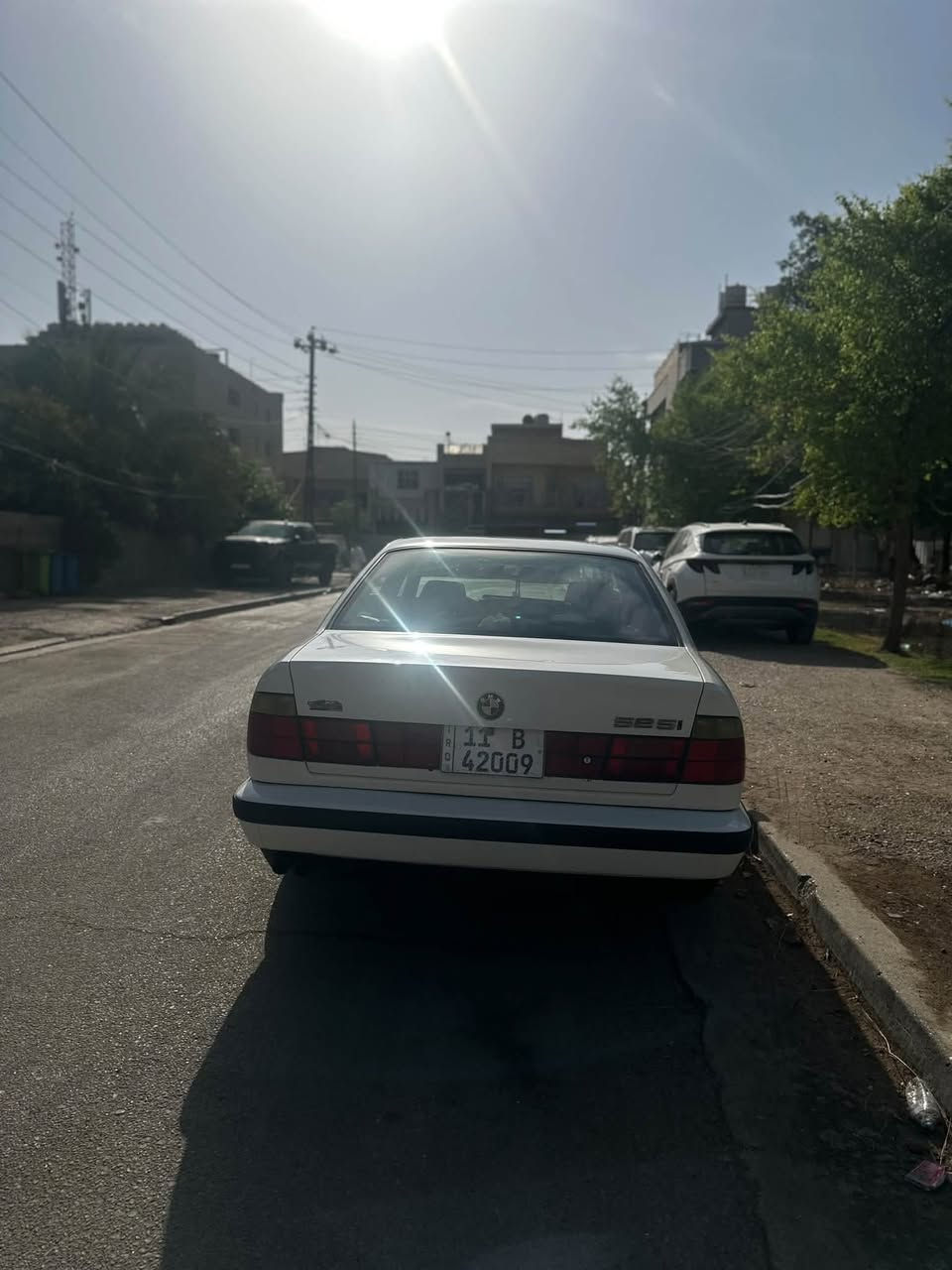 السلام عليكم
BMW525
موديل 1990 
وارد ياباني 
محرك مفتوح 2500
السياره فول مواصفات 
فتحه
كشنات جلد كهرباء
تدفئه وتبريد 
السياره بدون حادث وبدون صبغ بيها صبغ فقط شبر من البنيد
السياره مكفوله وجاهزه من كل شي السياره نظيفه كلش من داخل وخارج على وضع الشركه 
للبيع او مراوس حسب القناعه 
السعر 90 وبيها مجال بسيط 
الرقم ***********
مكان السياره بغداد العامريه

