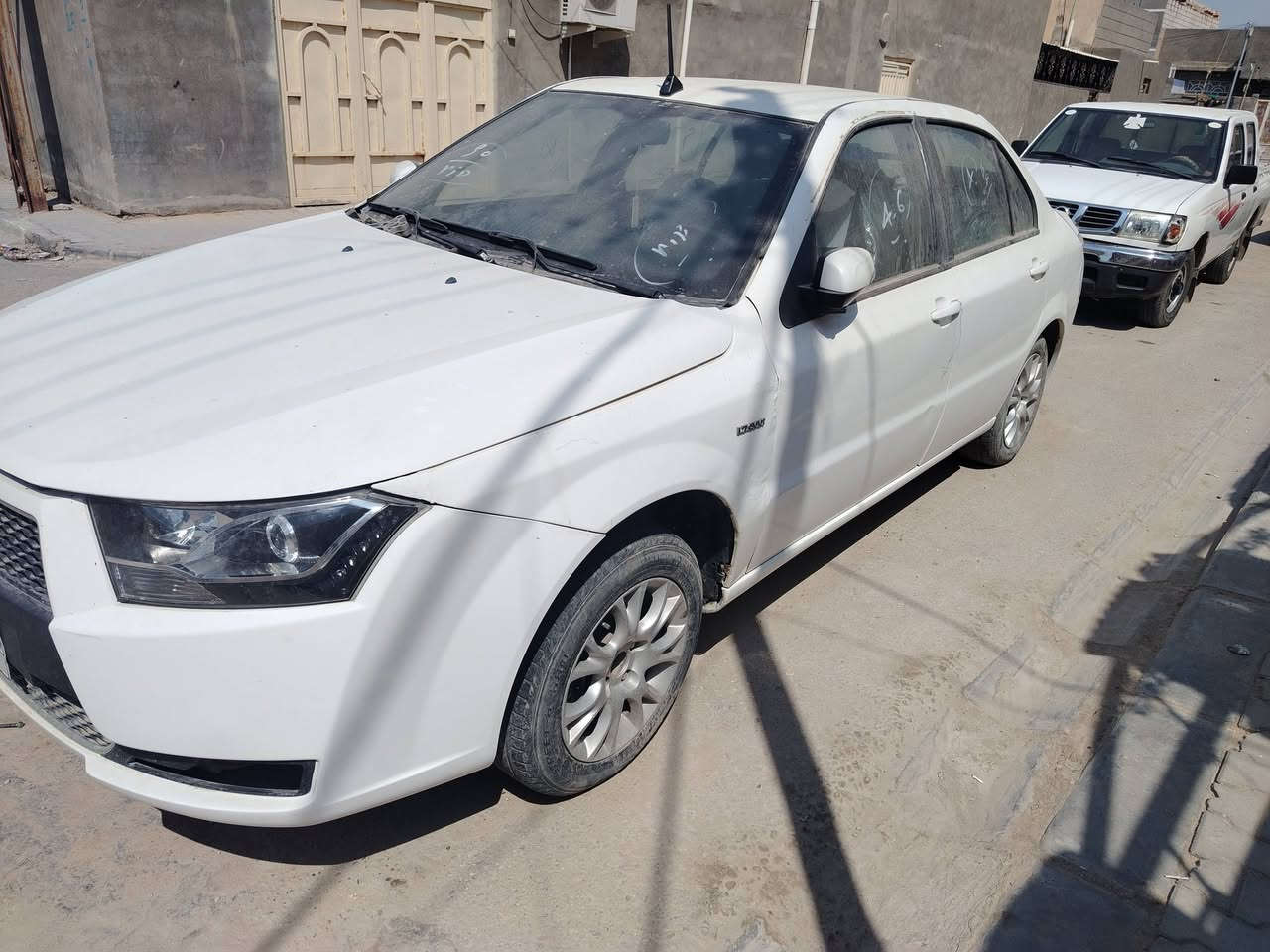 سياره دنا موديل ١٨ مكينه كايمه ومفصخه كير كفاله بيه ضربه الجهه اليمنه رقم مثنى حداديه جيده ابيع بس تحويل السعر 28 وبيه مجال مكاني نجف ***********
