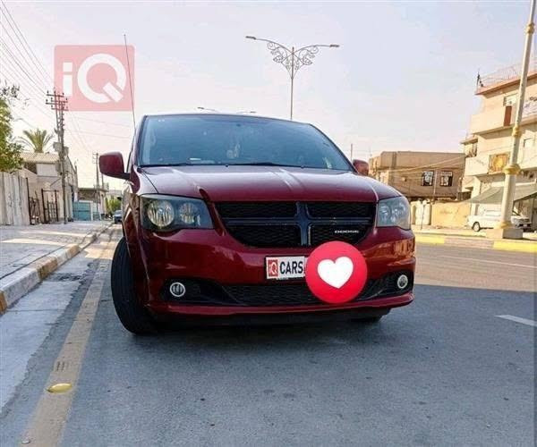 سلام عليكم
دوج كرفان للبيع خليجي موديل 2012 
بيبان كهرباء 
جنطه كهرباء 
محرك 3600
وبيه منضومه غاز 
تبريد ثلج 3قطع 
تخم تاير 
حداديه خير من الله 
كهربائيات كلهه شغاله 
السعر 138وبيه مجال قليل 
للاستفسار ***********
