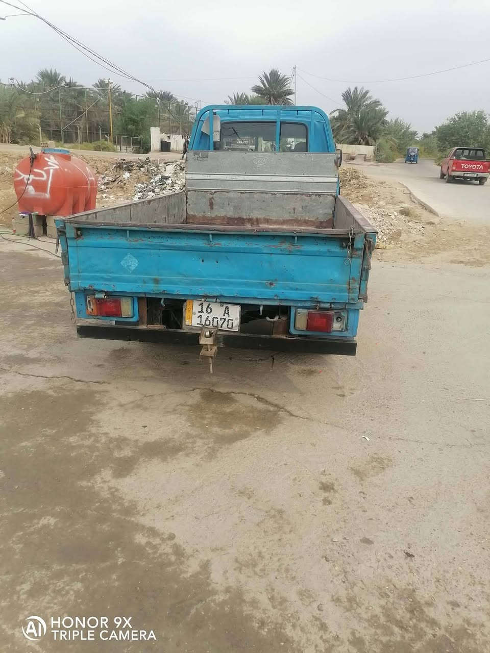 السلام عليكم  كيا حمل موديل 95سياره جاهزة تخم تاير حدايه شاصي ورقم شاصي مكفول واضح سياره جاهزة  وبسمي سنويه جديدة تحويل مباشر ***********. السعر 43وبيه مجال قليل

نص مكتوب في الصور:
- AI HONOR 9X TRIPLE CAMERA
- HONOR 9X TRIPLE CAMERA
- HONOR 9X
- TRIPLE CAMERA