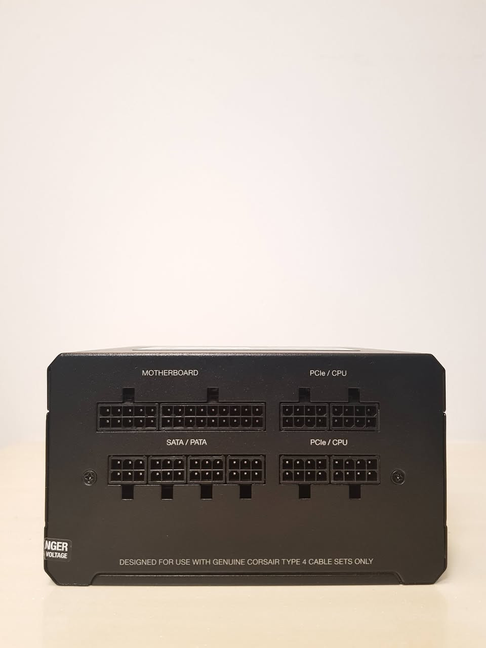 السلام عليكم 
متوفر باور سبلاي كورسير 850W 
السعر 140 الف 
متوفر خدمة التوصيل الي جميع المحافظات 
***********
***********

