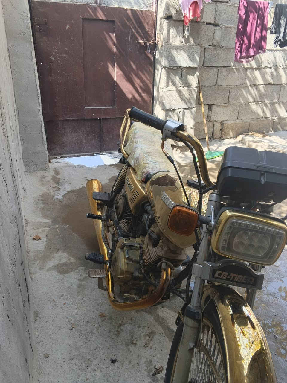 السلام عليكم دراجه اربعه كير مديل 21 للبيع بسعر جدأ مناسب إلي يرغب بالشراء يتصل ويدلل رقمي ***********
