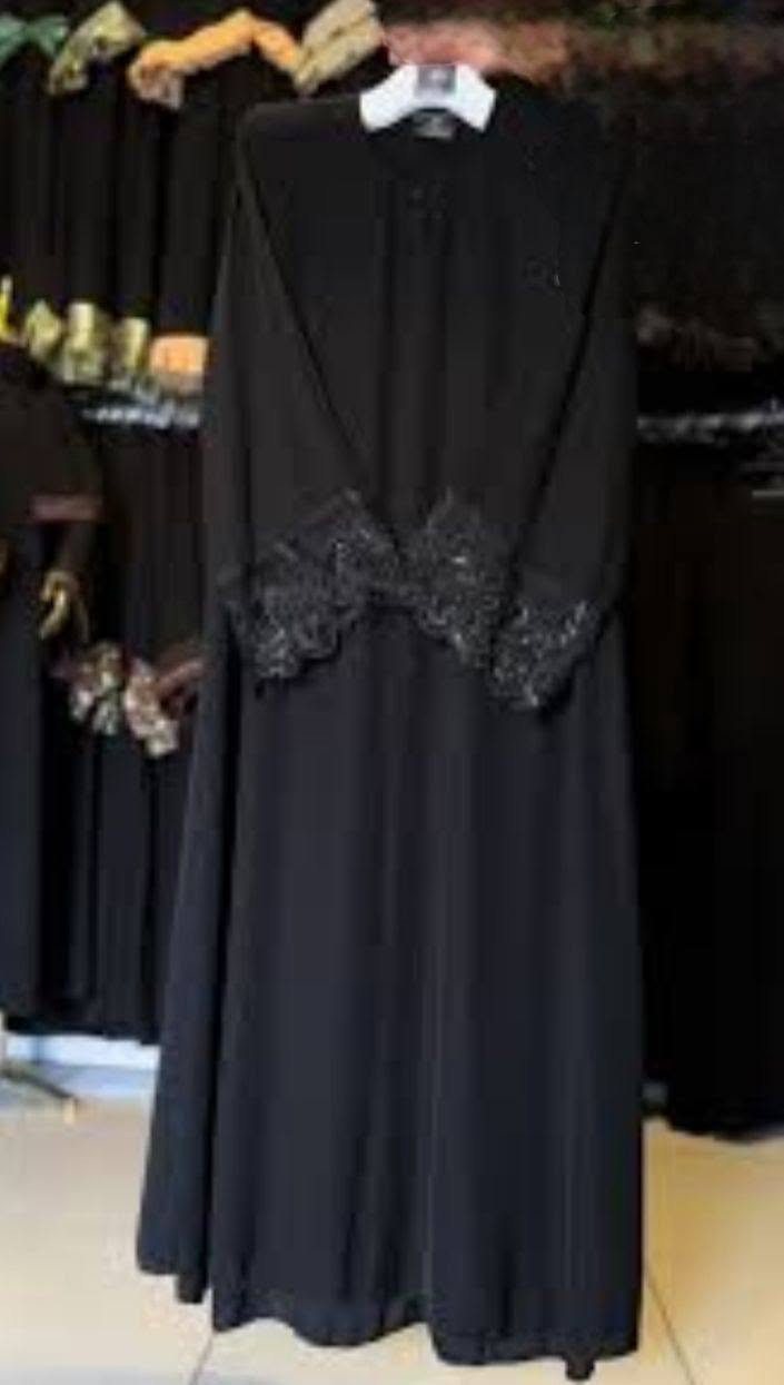 ازياء رائد💃للعبايات الخليجية🧿🪬
متوفر جميع موديلات والوان 
خدمة توصيل لجميع محافظات 
لحجز مراسلة الصفحة/واتساب ***********
العنوان/خانقين شارع مزرعة مجمع روتانا 
طابق السرداب محل رقم 6 💃ازياء رائد 💃
