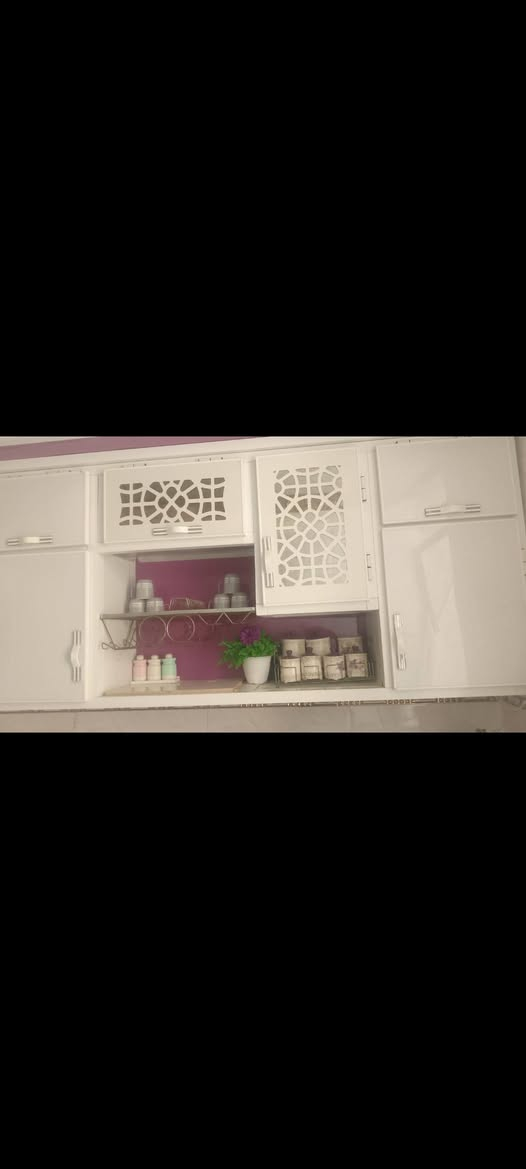 كاونتر للبيع مبطن فقط السنك تعبان العنوان البصره قرب جسر الكزيزه الاستفسار ***********
السعر 300
مع عارضة بسعر مناسب كلش

