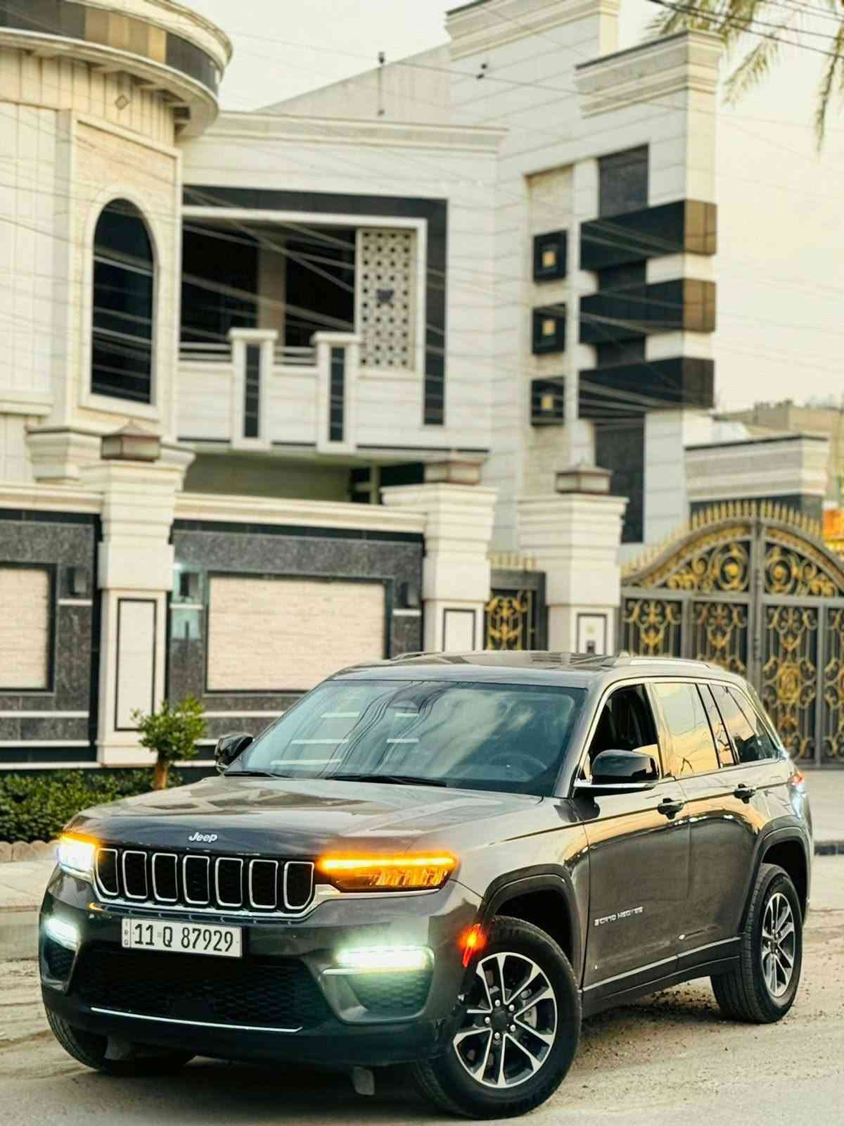 كراند شيروكي 4XE • ٢٠٢٤ • هايبرد
