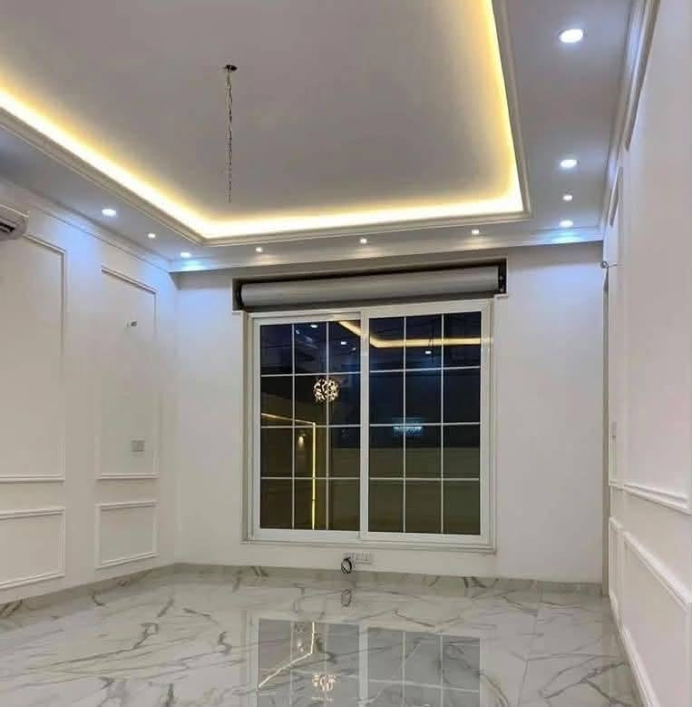 ✨ اختار ديكور بيتك.. والباقي علينا! ✨

🏠 شركة التميمي للتصاميم والديكورات
لمسة إبداع في كل زاوية 🤎

إذا تحلم ببيت أنيق، عصري ومتكامل… إحنا نحول فكرتك إلى واقع بإتقان، من أول تفصيلة لآخر لمسة ✨

🔸 ليش تختار شركة التميمي؟
✔️ دقة وإتقان بالعمل
✔️ الالتزام بالمواعيد والوقت
✔️ استخدام أفضل المواد درجة أولى وكوالتي عالي
✔️ تنفيذ وتشطيب باهتمام بأدق التفاصيل
✔️ الصبغ الأخير
✔️ الكهرباء
✔️ التأسيس والتسليك
✔️ أعمال التصليح والتشطيب
✔️ اختيار واستخدام أفضل أنواع الجبسن بورد
✔️ الاعتماد على أجود المواد للحصول على نتيجة أنيقة ومتينة

🏆 نشتغل حتى تكون النتيجة مثل ما تتخيلها وأكثر…
من التصميم والتأسيس إلى التشطيب النهائي، فريقنا يهتم بكل تفصيلة حتى تستلم مكانك جاهز وبالشكل اللي يليق بيك.

💳 الدفع بالتقسيط متوفر
نعمل بنظام النقد والأقساط حصراً لحاملي بطاقة ماستر كارد الرافدين
👥 للموظفين والمتقاعدين.

💰 سعر المتر الجبسون بورد: 50 ألف فقط

📞 للاستفسار أو الحجز:
***********

📍 اختار ديكورك… وخلي الباقي علينا!
شركة التميمي للتصاميم والديكورات — لمسة إبداع في كل زاوية 🤎

#شركة_التميمي #تصاميم_وديكورات #ديكورات_عراقية #ديكور_داخلي #جبسن_بورد #تشطيبات #ديكور_بيوت #تصميم_داخلي #ديكور_عصري #بغداد #العراق

نص مكتوب في الصور:
- +964 773 282 5... ٢٩ مايو، ١٢:٣٤ م مودرن للديكورات والاصباغ ١ ي