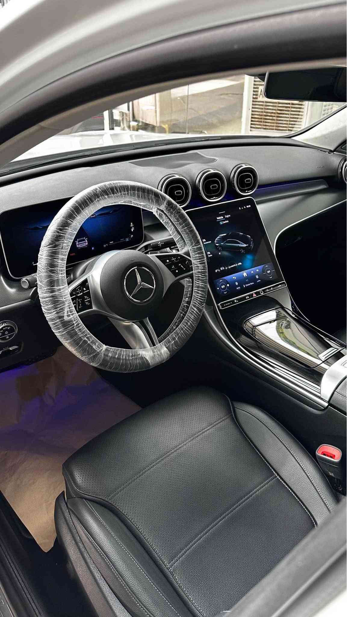 مرسيدس C300 • ٢٠٢٥ • ٢٩٠٠٠ كم