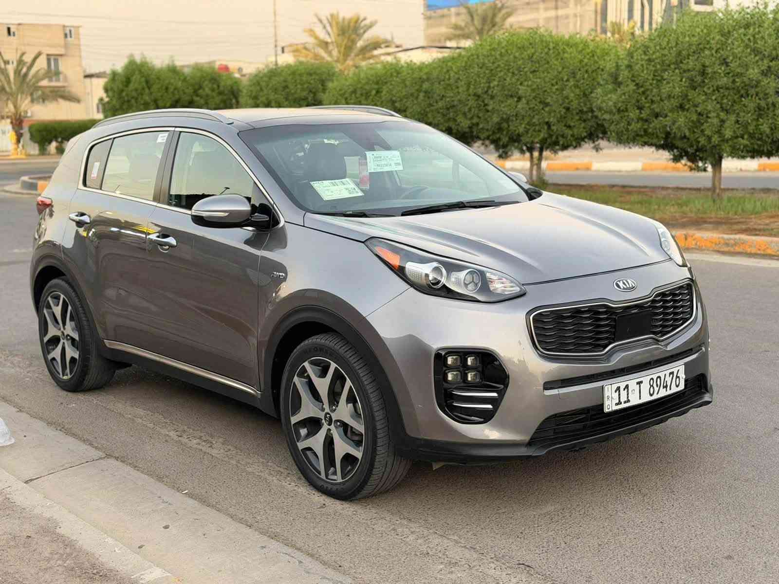 السلام عليكم للبيع كيا سبورتج SX اعلى فئه فول الفول وارد امريكي حادث جاملغ امامي فقط ماشيه 100 بدون ضرر داخل شرط الفحص بدون ايرباك  رقم وسنويه جديد بغداد/ مواصفات/ بصمه / بانوراما/ كراسي جلد وكهرباء وتبريد وتدفئه/ جنطه كهرباء / ويل كب جيتي لاينمع تخم تايرات جدد/ تبريد شاشه/ شفتات استيرن/ شاشه كبيره كامره/ تحديد مسار/ رادارات امامي خلفي جانبي/ مكينه 2000 تيربو/ فور ويل/ بعد بيه مواصفات ممذكوره السعر 150 وبيه مجال مكاني بغداد صور الحادث مرفقه. ***********
