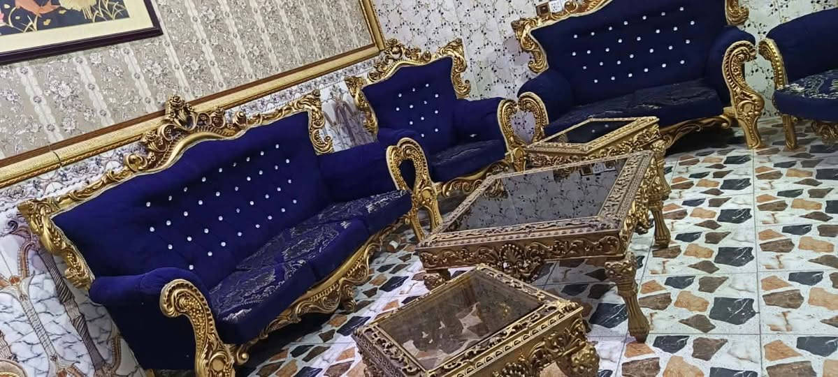 ملكي • ١٠ مقاعد • نضيف
