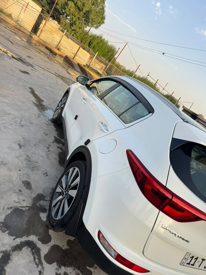 سبورتاج 2019خليجي
فول موصفات عدى البصمه
كفالة عامه من الصبغ والضربه بيها PDR قليل بقبق الجنطه الباقي كفاله عامه ماشيه 86 حقيقي شرط الجرس السعر 186 وبيها مجال 
 حك الجيه مكان السياره بغداد رقم الهاتف ***********
