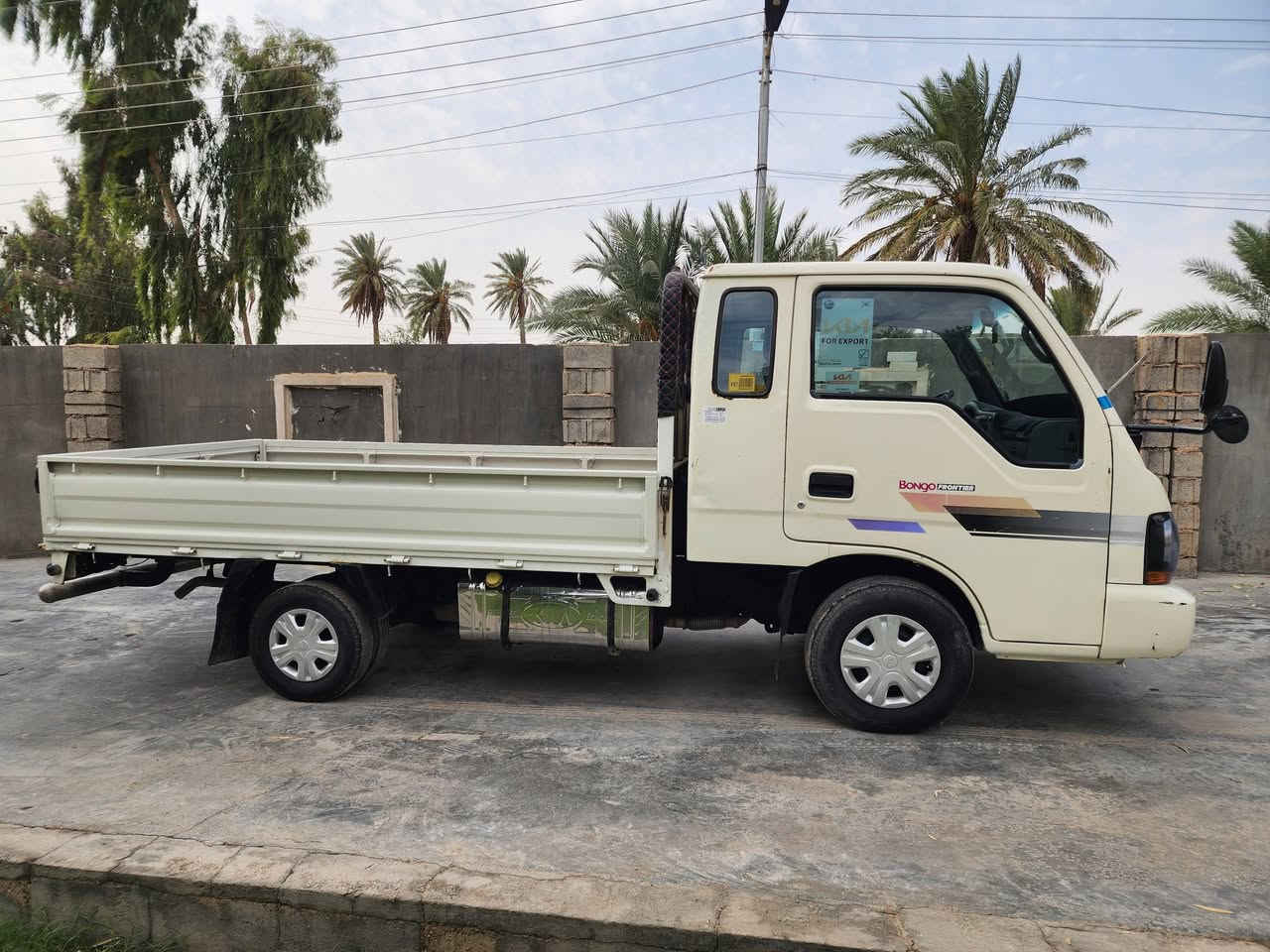 للجنايه فقط 
كيا ام عيون موديل 2002 رقم بغداد بأسمي تحويل مباشر ملاحضات بسيطه بالدوسات ومعمره والباقي مكفول كفاله عامه كير محرك شاصي واكسن  
لا تنقيص ولا تبخير 
سعرهه 83$ 
بيها مجال بسيط 
السياره ربع واحد ما تصرف عليهه بشرط 
للتواصل واتساب او الاتصال على الرقم التالي 
***********
