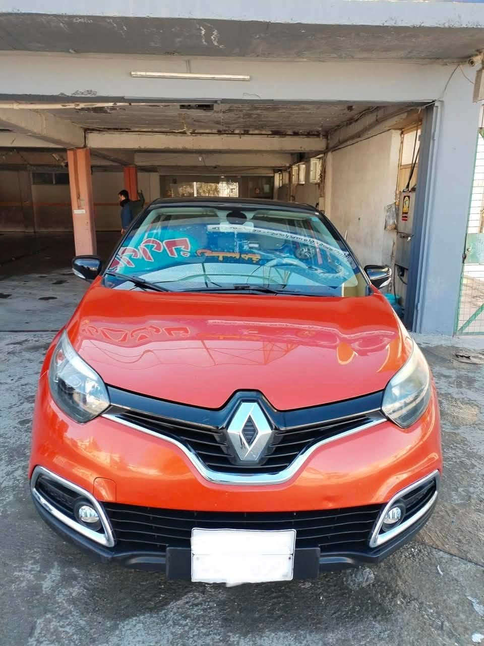 ڕینۆ کاپچەر ٢٠١٦
٤ پستن
مەکینە ١.٢لتر Turbo
گێڕ ئۆتۆماتیک 
بصمە
سقف ڕەش 
شاشە ئایپاد
٣ پارچە بۆیاخ شریکە
………………*********** زانیاری زیاتر

٤ سلندر
محرك ١.٢ لتر تيربو
جير أوتوماتيك
بصمة
سقف أسود
شاشة آيباد
٣ قطع صبغ شركة

