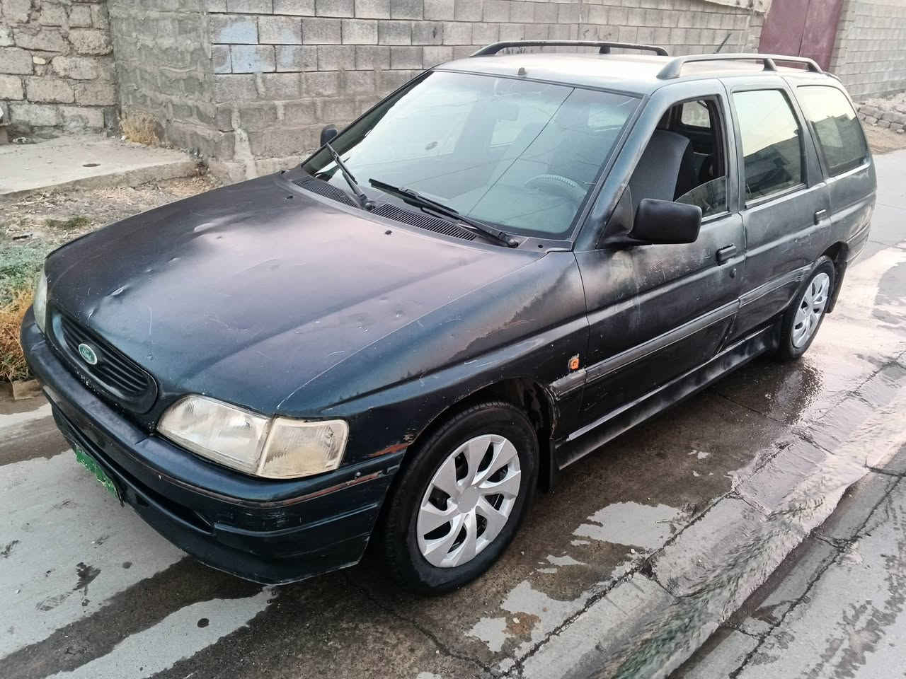 فورد سكوت موديل 91 ماكينه نظيفه جير نظيفه ويرمينيه شباب شرط التحويل شرطه التحويل كربون كربون ما بيها تقحيل بدون دعم كربون ما مسجل سياره شغاله. السعر 12.     ***********.  ***********
