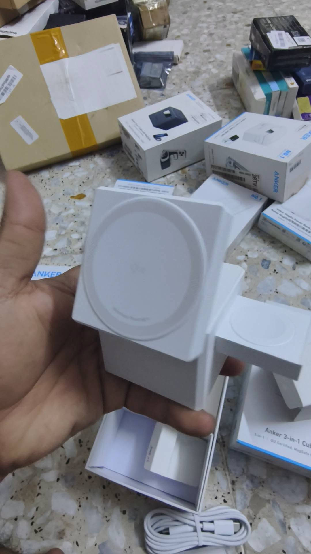 مكعب انكر كامل جديد لوك ب50وياة كيبل انكر وشاحن انكر بلاش بسعر الشاحنة

نص مكتوب في الصور:
- vivo X200 Pro | ZEISS
- ١٥:١٤ ،٢٠٢٦/١٠/٠٣
- ١٥:١٣ ،٢٠٢٦/١٠/٠٣
- vivo X200 Pro I ZEISS