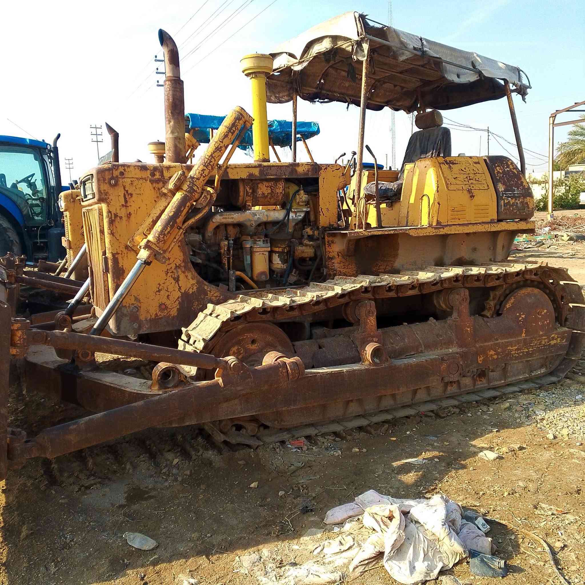 للبيع كوماتسو رقم بغداد واسط قضاء العزيزيه/***********/***********
