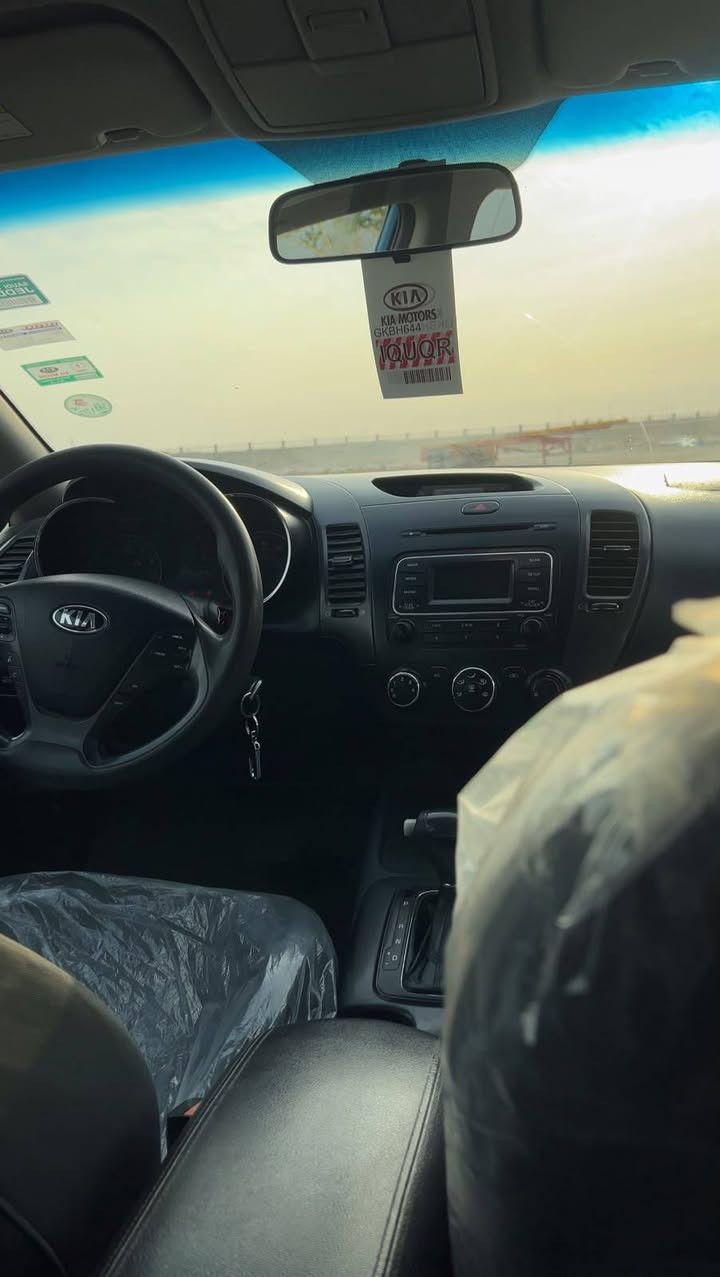 سلام عليكم كيه فورتي موديل 14جاهزه السياره كير مكينه حداديه تخم تاير كلشي شغال حادثه جاملغ خلفي بدون دواخل مصبوغه عام السيارهه للجماليه  ***********السعر 88وبيه مجال او مراوس ماكو مشكله
