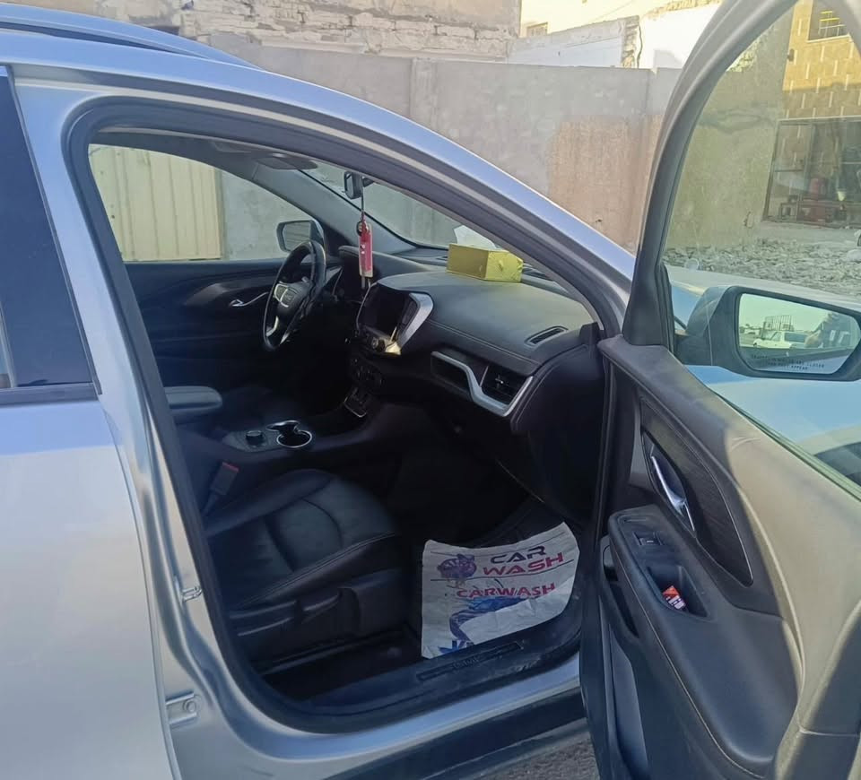 سيارة جمسي موديل ٢٠٢٠ وارد امريكي
كلش نظيفه ومالت جناي
مابيها حادث
للاستفسار الاتصال ***********

