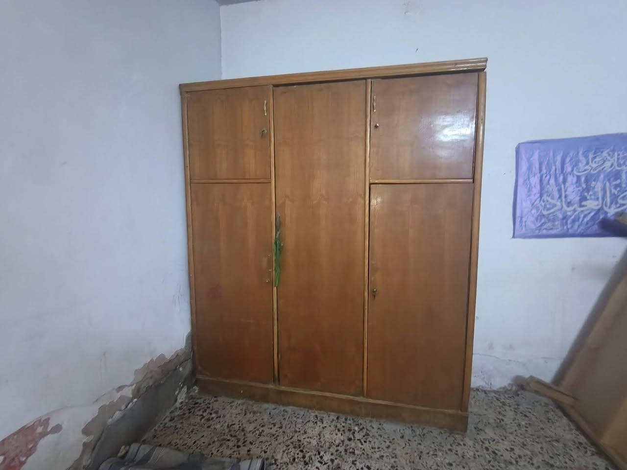 كنتور للبيع صاج ثلاثة بيبان مكاني الرشاد متواجد وتساب  ‏‪***********‬‏ السعر 200
