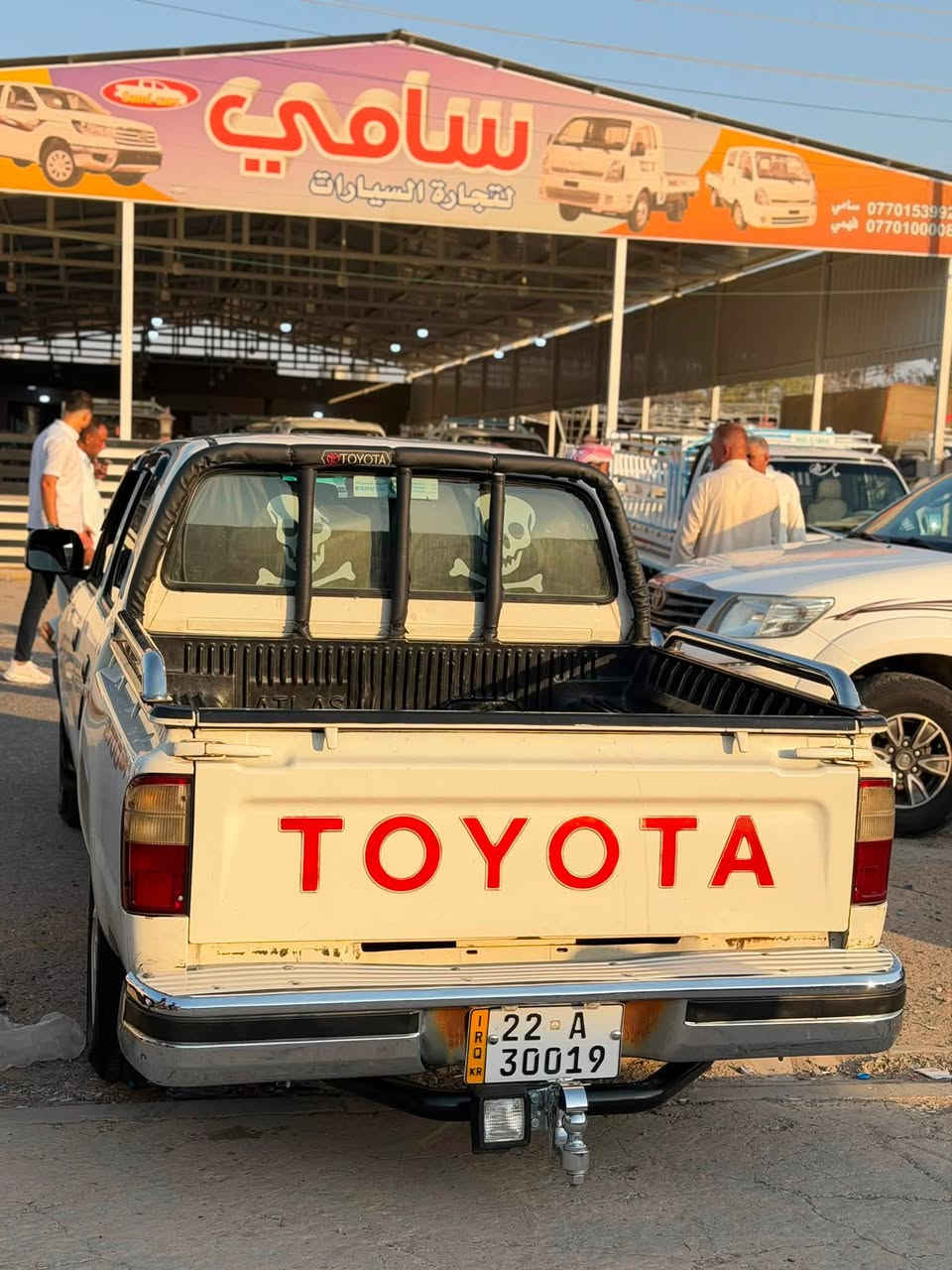 السلام عليكم بيكم تيوتا موديل 2000 سنوية رقم جديد كوبون بانزين موجود السيارة كير محرك شرط ما مفتوح بلادي صبغ مابيها بيها 3 مكانات بارد فقط مكفول من الفتح والمعجون والضربه تبريد بشرط صدر مابي عيب دسكات بانزات كله جديد السيارة كلها مثل ما تشوف واحلى داخل احمر بور ستيرن جوم كهربائي مكان كركوك 
الرقم ***********
