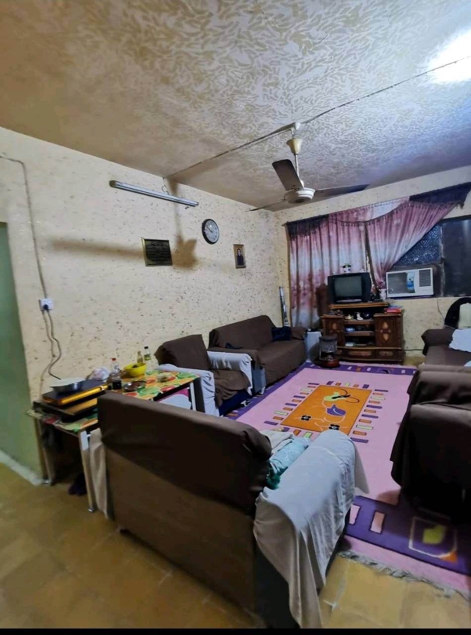 شقه للبيع في ابو غريب العمارات السكنيه طابو صرف هول وغرفتين وخدمات السعر 55 مليون للأستفسار على هذا الرقم ***********