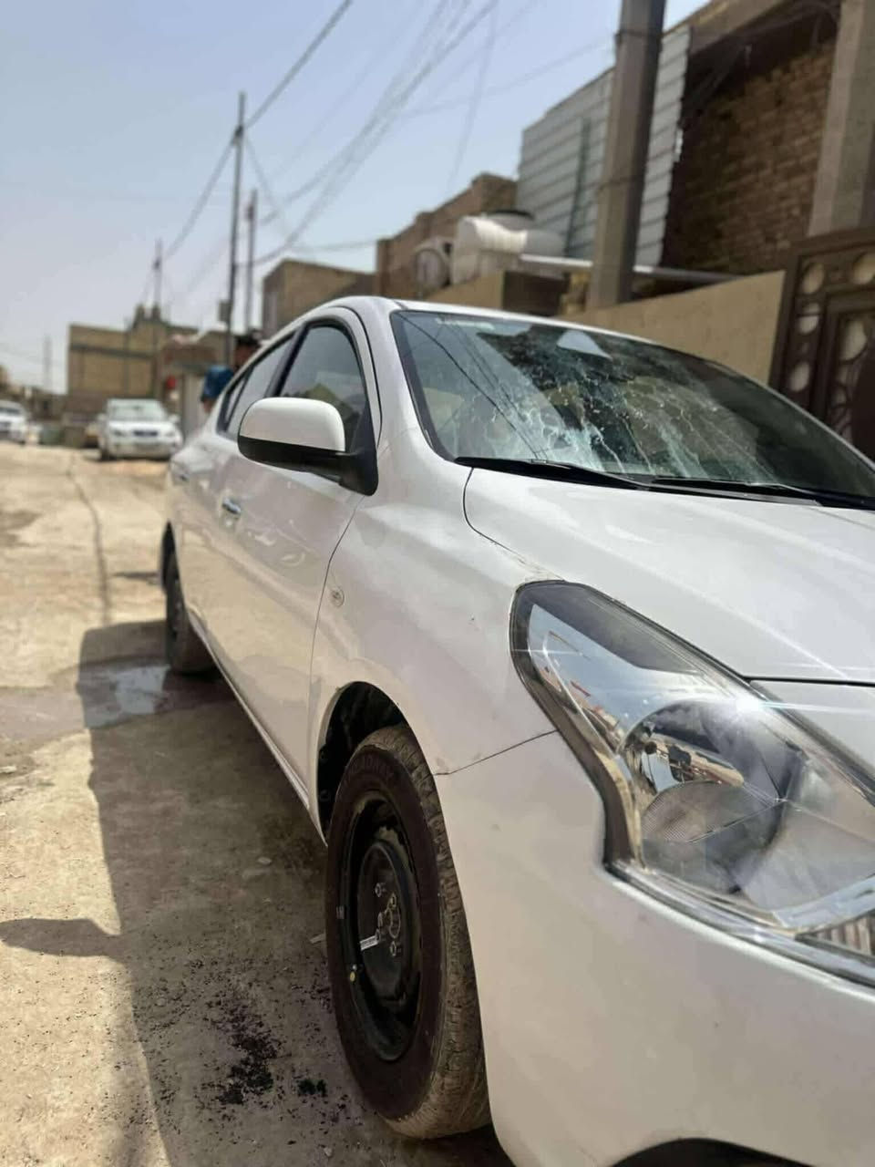 السلام عليكم 
سيارة نيسان سني هندي موديل 2020
ماشية فوك ١٠٠ السياره بأسمي ورقمها اربيل
اقتصادية كلش 
سيارة متعطل وتبريدها حلوو
سنويتها نافذة
بارد قليل جاملغ جانب سايق اثر دحجة دراجه سنويه نافذة 
السعر 95 وبي مجال
التواصل ع الرقم ***********
