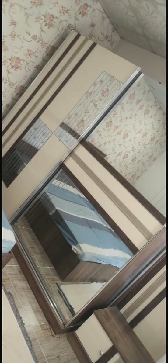 للبيع غرفه النوم السعر ٣٥٠الف مكان به نجا علي للاتصال ***********
