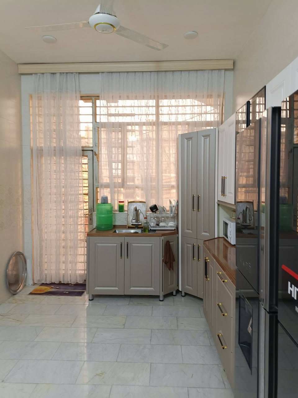 🏡 بيت طابو للبيع – بناء حديث وعصري
📍 الموقع: بغداد – جسر ديالى، قرب مدرسة موسى الكاظم
📐 المساحة: 150 متر
🏠 بناء حديث بتصميم عصري ومناسب للعائلة الكبيرة

✨ مواصفات البيت: 
• 3 غرف نوم
• 2 صالات
• 2 مطابخ
• 2 تواليت داخلي
• تواليت خارجي
• كراج سيارة
• الطابق الأول والثاني

📄 البيت طابو

📞 للاستفسار والتواصل:
***********
