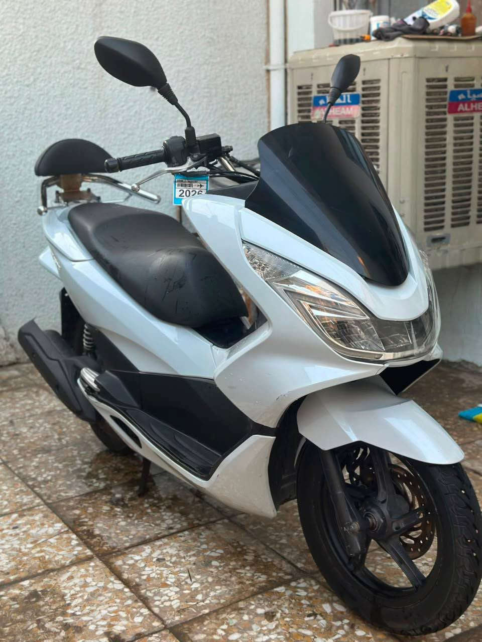 سلام عليكم بيسي اكس جيل الثاني ياباني 
السعر 1600وبيه مجال حك الجيه 
رقمي *********** بغداد, العراق
