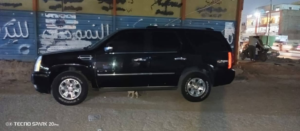 ادوات مكفولة من الكص
مكينة ٥٣٠٠ فول مواصفات
موديل ١٠ 
المكان بغداد
واتساب ***********

نص مكتوب في الصور:
- TECNO SPARK 20 Pro
- TECNO SPARK 20Pro