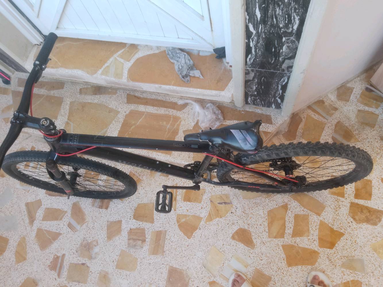 سعره 100 وبي مجال 

بايسكل بايكي 🇧🇷 رياضي للبيع بطيخه برازيليه  مكينه برازيليه كبس (الكير يشتغل بس اني لاغي وانت تكدر تركب واحد )

حجم 26 دبل يشتغل بريك دسك خلفي وامامي بس معوز قعاديه 

اتصال واتساب ***********