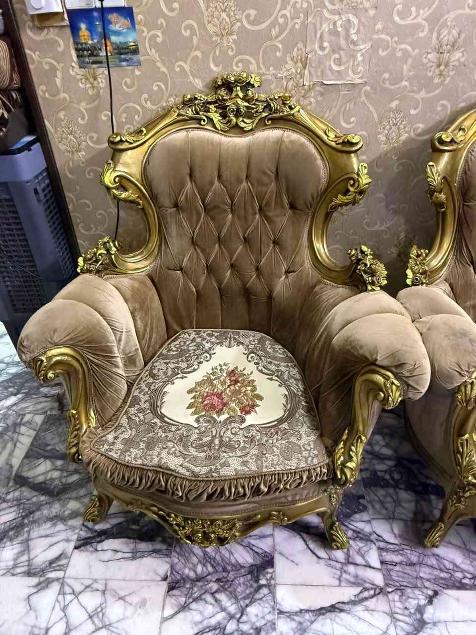 البحري ١٠ مقعد  مع ٢ طبله وطبله وسطيه كبيره 🌹
الجوزي ٧ مقعد ٢ طبله  فقط 😉

مدخل كبير زان مصري 👌

للعلم شغل تزكم استيراد خاص اليه من مصر 

بغداد الزعفرانيه *********** واساب او اتصل للسعر
