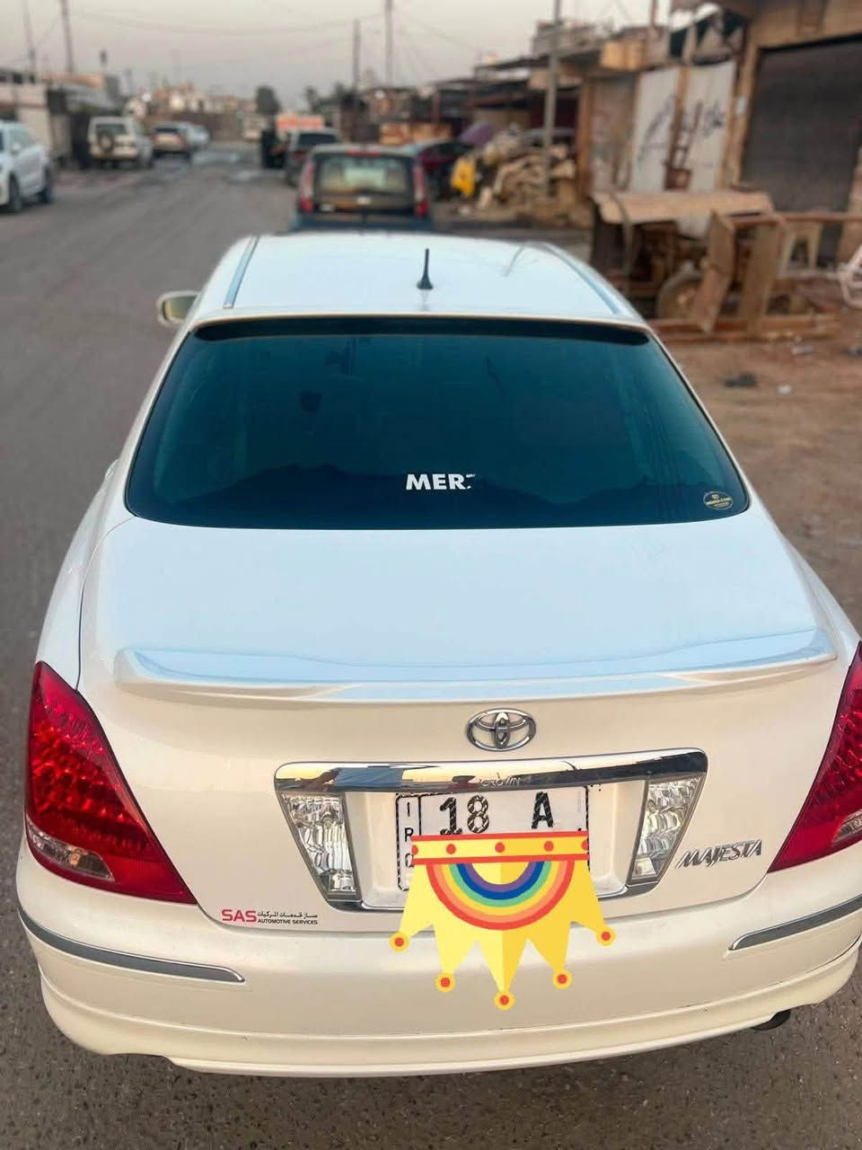 TOYOTA CROWN MAJESTA
للبيع تيوتا ماجستا. سونار مرفق بالصور

رقم  بابل قرار 102 تسجيل جديد  شرط المداور ثاني يوم 

السياره فول مواصفات 5 دكم
  
✅ محركها V8 الحجم 4300.

✅ كشنات بيجي  

✅ تبريد امامي خلفي3قطع.

✅فتحه بلسقف

✅ 3قطع بردات خلفيه.

✅ اربع كشنات كهرباء.

✅ 3برده خلفيه وجانبيه كهرباء اصليه.

✅ 5بصمات ابواب+بصمة تشغيل+ صندوك شفط 

✅ كشنات خزن ميموري.

✅ كامره خلفيه 

✅ ثلاجة

✅ مري ترحيب عند الاقتراب.

✅ ستيرن كهربائي

✅ مري كهرباء.

✅ تحكم ستيرن+كروز تثبيت سرعه.

✅ جنطه جكات كهرباء شفط.

✅ سياره مال جناي 
 وباقي المواصفات المعروفه لل5دكم.

العنوان  بابل المحاويل
***********

السعر.180

نص مكتوب في الصور:
- الخميس