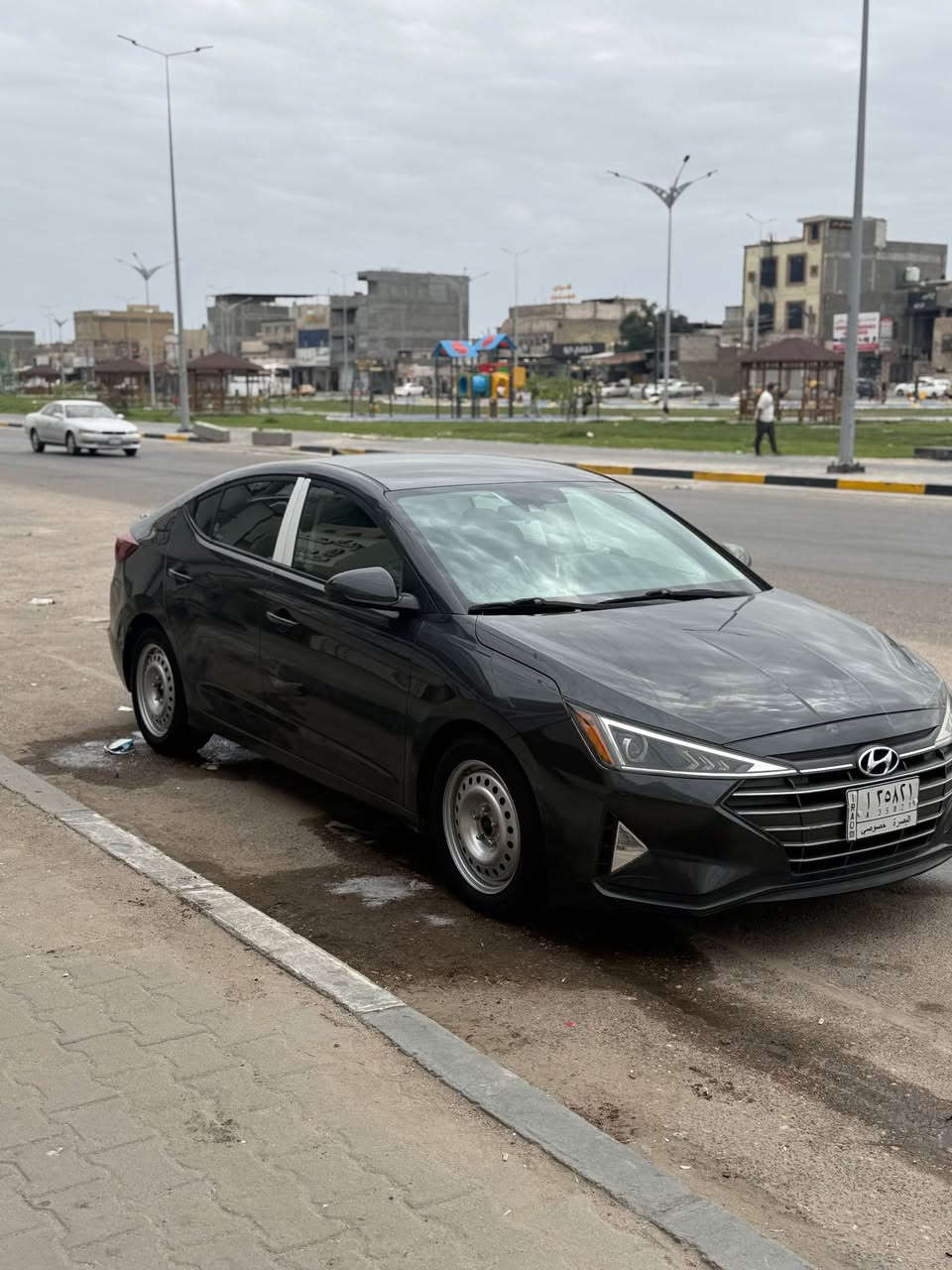 السلام عليكم النتره مديل 20امريكي حادث جاملق خلفي وبيها صفحه الصدر كلير من امريكا سياره معوقين كير مكينه تبريد ثلج خير من الله سياره  حلوه وتريد لويل كب موجود تريد رنك عادي وترايك وين ماتريد ترهم مراوس عنواني بصره السعر 110 وبيها مجال *********** البصرة, العراق
