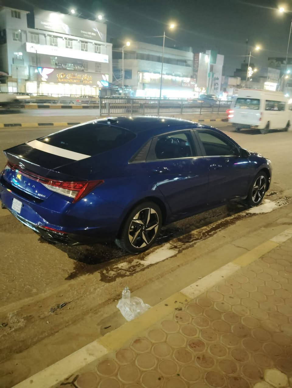 السلام النترا موديل 23 للبيع فول مواصفات فتحه بصمه تحكمها رادارات 130وبيها مجال بدون رقم عنواني بابل مكلف بنشر للاستفسار الاتصال عل الرقم *********** الحادث موجود بصوره امامكم
