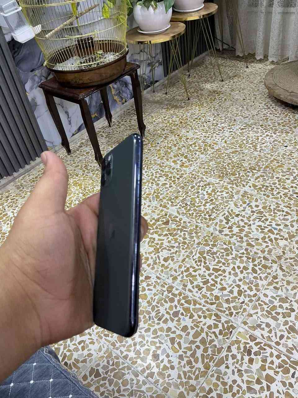 سلام عليكم 
iPhone 11 Pro Max
ذاكرة 256
بطارية 100
مبدل شاشة GX
فيس ايدي شغال 
جهاز نضيف كدام العين 
تك سيم
السماعة الداخلية واكفة تريد اني اصلحها تريد انتا تصلحها ما عندي اي اشكال 
سعر 260 وبي مجال 
استفسار اكثر اتصل 
*********** 
مكاني موصل ايسر
