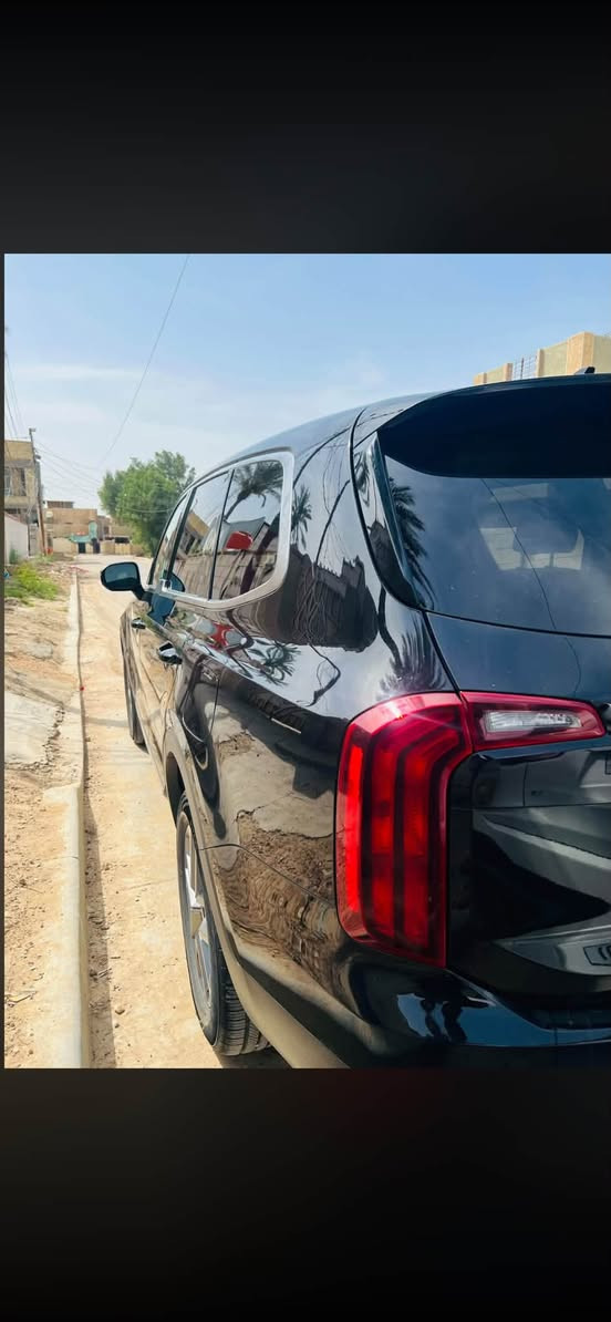 للبيع ✅✅

كيا تيلورايد 2024 اسود .

⸻

!!!!!!!!!!  تفاصيل السيارة: !!!!!!!!!!!!!

 • الموديل: كيا تيلورايد 2024

 • الفئة: LX (النسخة الأساسية)

 • المحرّك: 3.8 لتر V6، يولّد حوالي 291 حصانًا وعزم دوران 262 رطل-قدم.

 • ناقل الحركة: أوتوماتيكي بـ8 سرعات.

 • نظام الدفع: دفع أمامي (FWD).

 • اللون الخارجي: أسود.

    صور الحادث مرفقة بالمنشور!!!

      المواصفات القياسية لفئة LX:

 • المحرّك: 3.8 لتر V6.

 • نظام الدفع: دفع أمامي (FWD).

 • ناقل الحركة: أوتوماتيكي بـ8 سرعات.

 • عدد المقاعد: 7 مقاعد.

 • الميزات القياسية:

 • شاشة لمس بحجم 12.3 بوصة.

 • دعم Apple CarPlay™ وAndroid Auto™.

 • وضعيات قيادة مختلفة عدد 4

 • مقاعد SynTex.

 • تحكم أوتوماتيكي في المناخ ثنائي المناطق.

 • مفتاح ذكي مع زر تشغيل.

 • مثبت سرعة تكيفي.

 • نظام مراقبة النقطة العمياء.

السعر (240 ورقة) !!

للأستفسار على باقي التفاصيل 

الاتصال على الرقم

 (( ***********‬ ))
