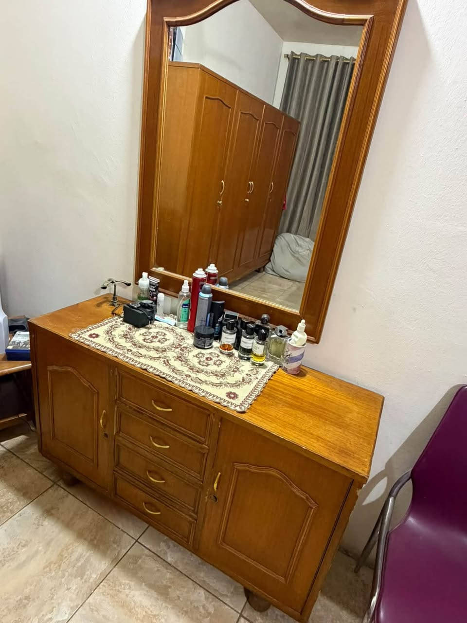 غرفة نوم للبيع خمس قطع صاج اصلي توصا مكانها بغداد الاعظميه السعر 550 الف للاستفسار ***********
