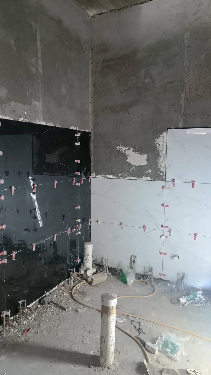 السلام عليكم. 
خلفة كافة السيراميك والمرمر شغل تسليم مهندس 
وبأسعار مناسبة  اتصل او تواصل خاص ***********
