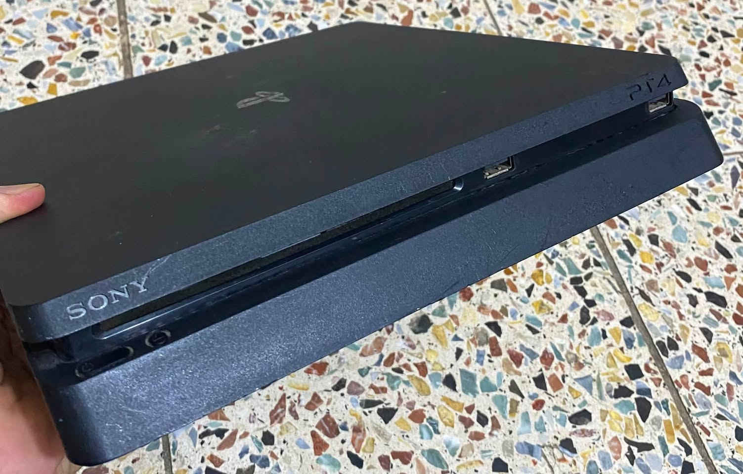 PS4 slim
500GB
نظام 11.50 تهكير حاله حال التسعة بالاستقرار كله شغال 
الجهاز مفتوح للتنظيف ..
وكفره الفوك الكبسة مالته ممرودة فميكبس كلش تحسه هيج ينملص بسرعه ممأثر بس لازم اوضح
ملحقاته اثنين جوستك 
واير كهرباء اج دي 
العابه 
Pes21
Pes2007
Gta5
Crash
Resentevel4
Spaederman
وبعد لعبة 
بغداد/ الكمالية 
للتواصل ***********
السعر ٢٨٠ نهايته
