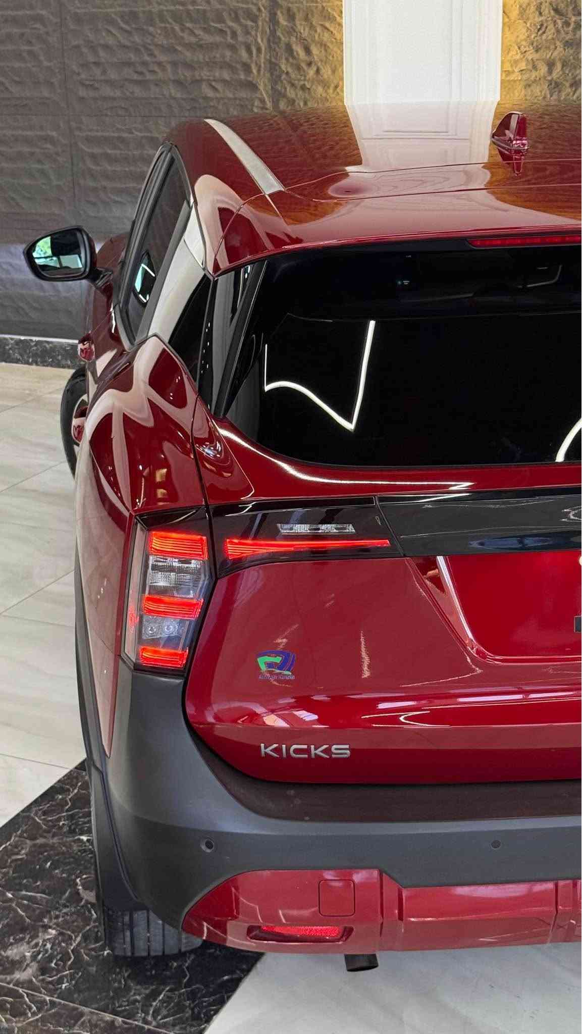 Nissan kicks
2025
12,000mile royiya
Be sbugha sayara
2 qope gchkay la chamlghi haya
2 sara shansi ba astam hayti 
Ba sharti raqamia
150$ waraqa w majal
***********
————————————
نيسان كيكس
٢٠٢٥
١٢.٠٠٠ميل ماشية
بدون سبغ 
بيها مكانين بارد صغير 
و شاسي بشرط ترقيم
١٥٠ ورقة و مجال
*********** أربيل, العراق
