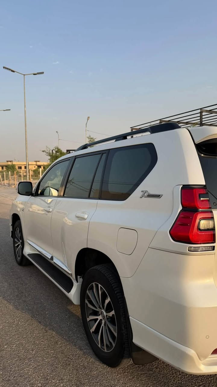برادو  2022TXS خليجي سبعينيه sas
رقم بغداد 
ماشيه 78الف
مواصفات
فتحه_ ثلاجه
مثبت سرعه
كشنات جلد قرميدي
كشنات كهرباء
سبير دفن
كامره_حساسات_زراك لايت
شاشه كبيره _شاحن لاسلكي
محرك 4000 سته سلندر 
السياره كفاله عامه عدا شخط بلباب موضح بلصور 
السعر (400)وبيها مجال 
مكان السياره النجف
الاستفسار واتساب
*********** النجف, العراق
